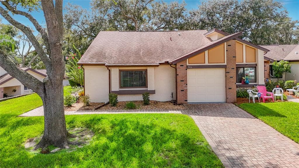 7406 HEATHER WALK DRIVE WEEKI WACHEE, FL 34613
