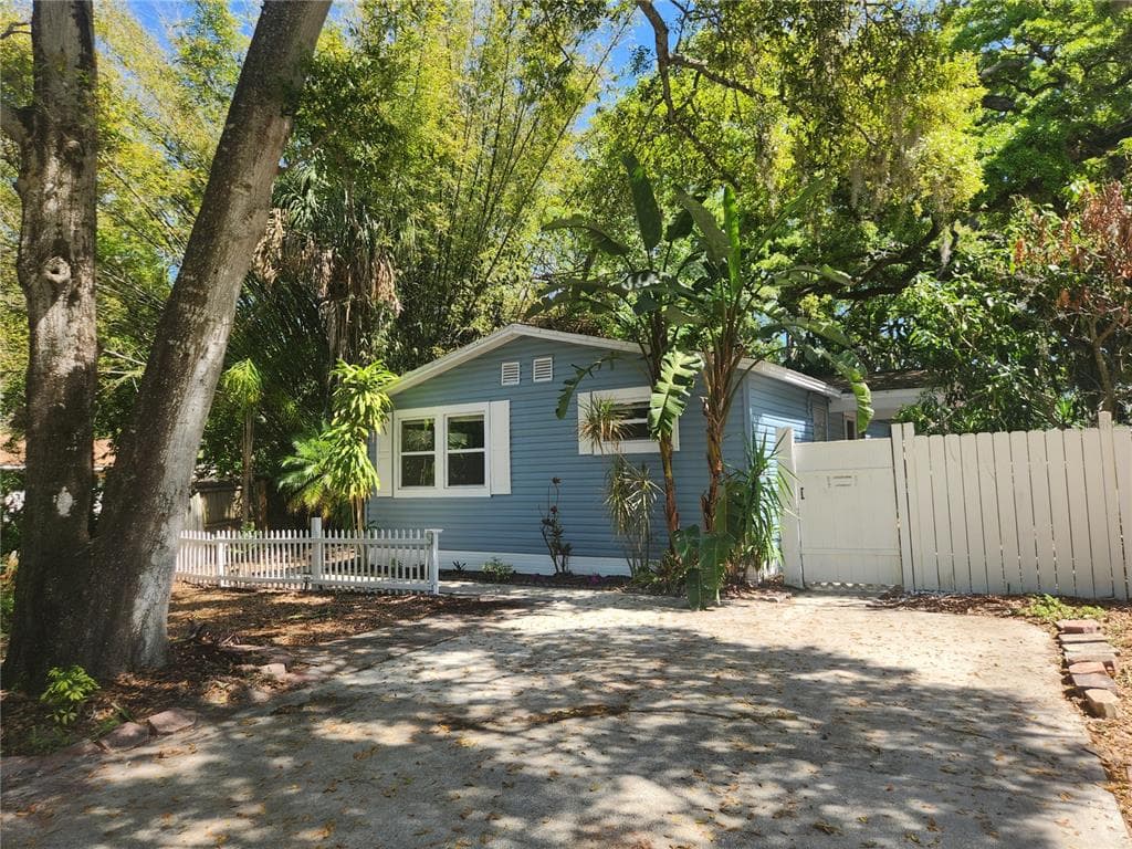 504 BELMONT STREET SAFETY HARBOR, FL 34695