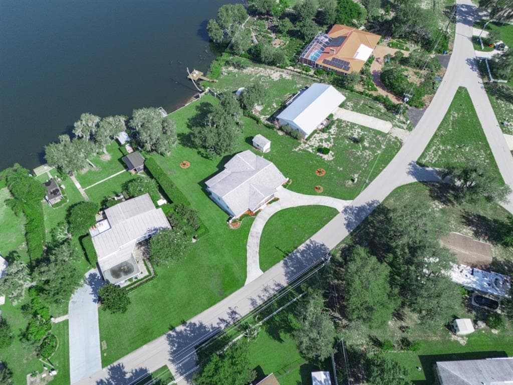 619 LAKE BLUE DRIVE LAKE PLACID, FL 33852