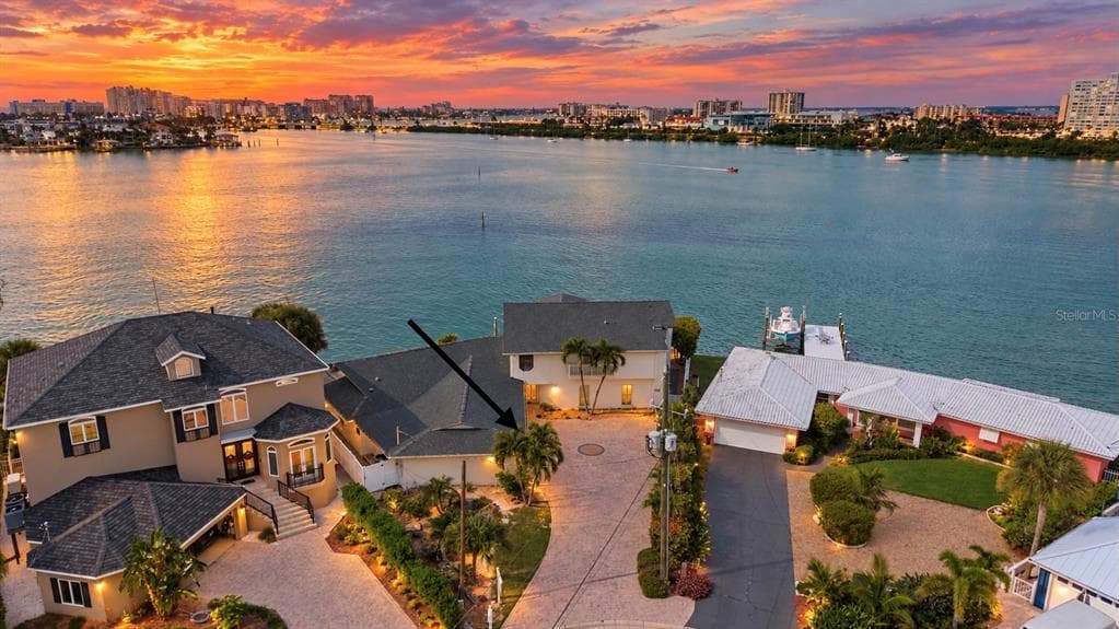290 BAYSIDE DRIVE