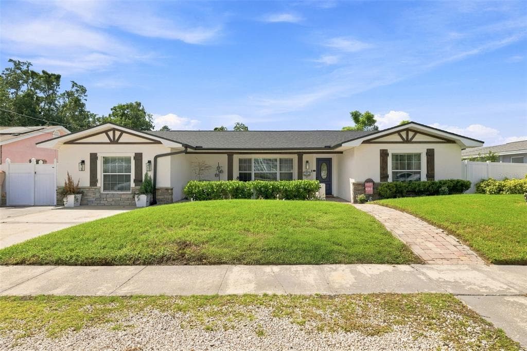 3104 W OSBORNE AVENUE TAMPA, FL 33614