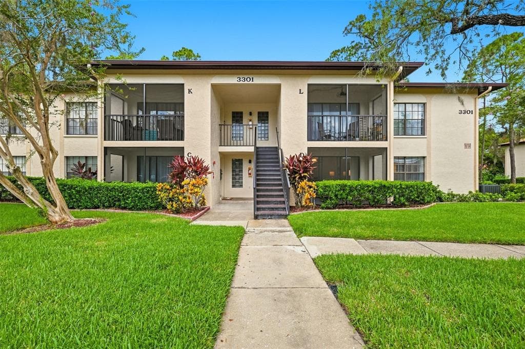 3301 CRYSTAL COURT E UNIT D PALM HARBOR, FL 34685