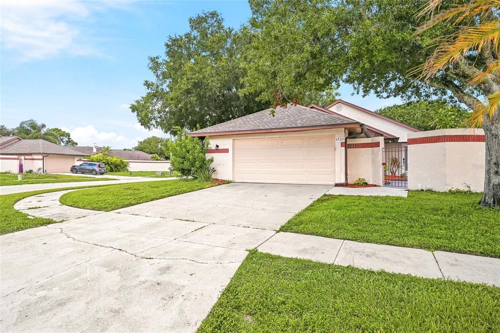 6922 SILVERMILL DRIVE TAMPA, FL 33635
