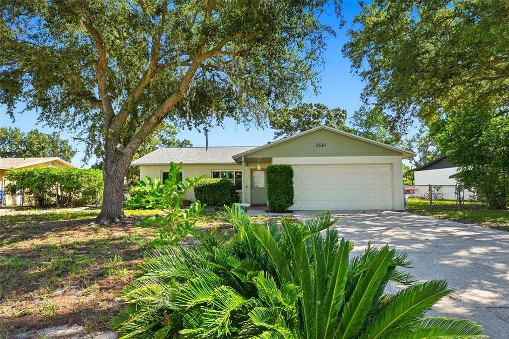 2581 COLUMBUS WAY S ST PETERSBURG, FL 33712