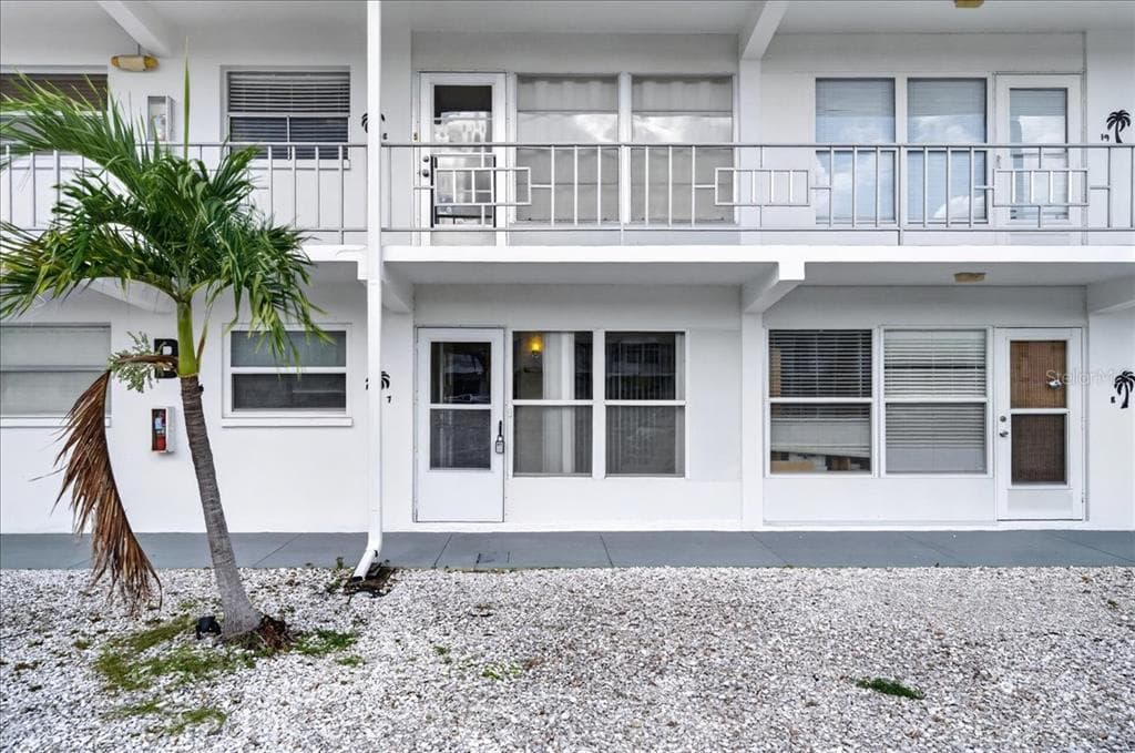 1221 DREW STREET UNIT B7 CLEARWATER, FL 33755