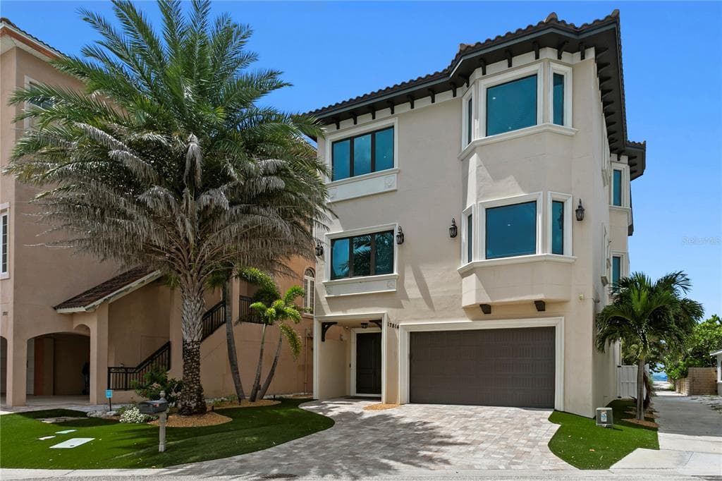 17814 LEE AVENUE REDINGTON SHORES, FL 33708