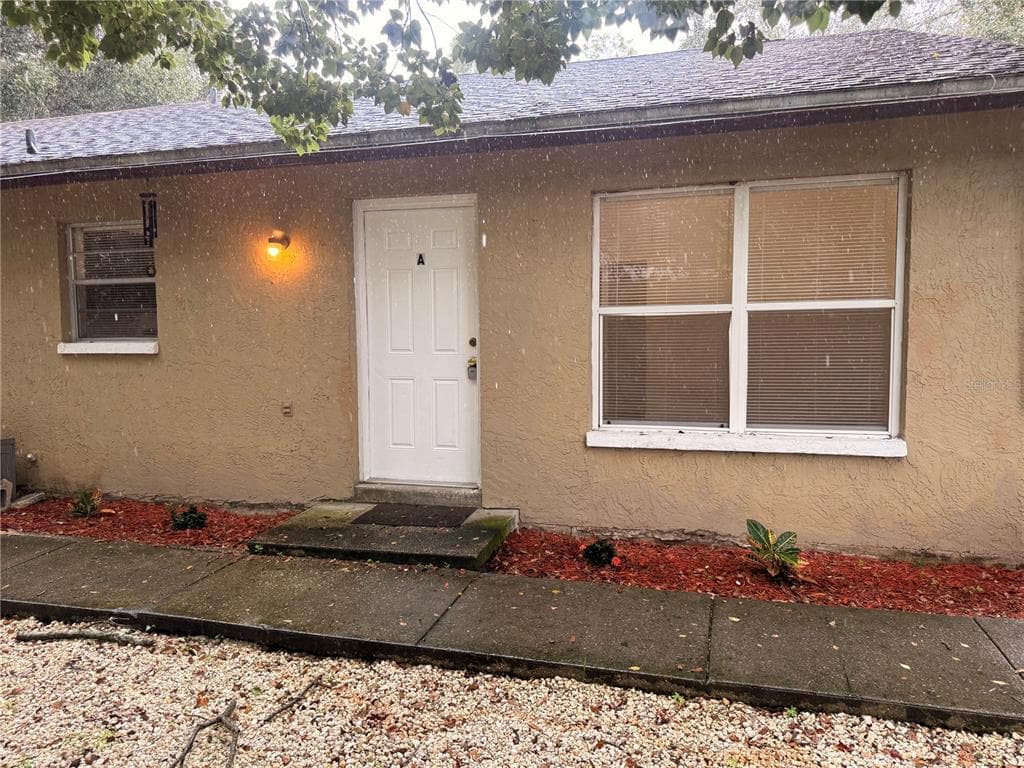 9406 N HARTTS DRIVE UNIT A TAMPA, FL 33617