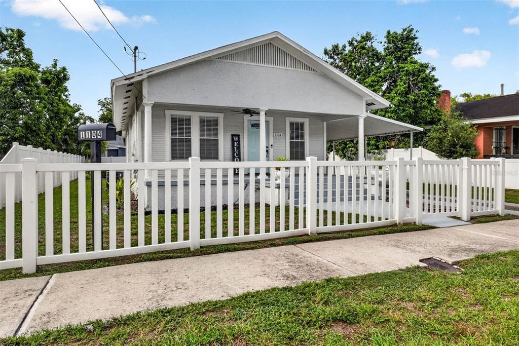 1104 E 28TH AVENUE TAMPA, FL 33605