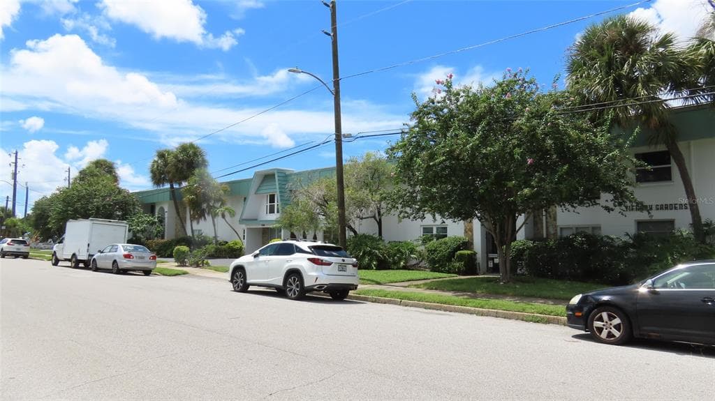 3100 HARTFORD STREET N UNIT 129 ST PETERSBURG, FL 33713