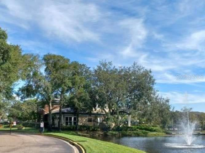 10024 STRAFFORD OAK COURT UNIT 807 TAMPA, FL 33624