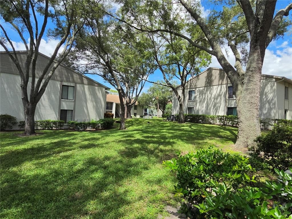 1700 PINE RIDGE WAY E UNIT C1 PALM HARBOR, FL 34684