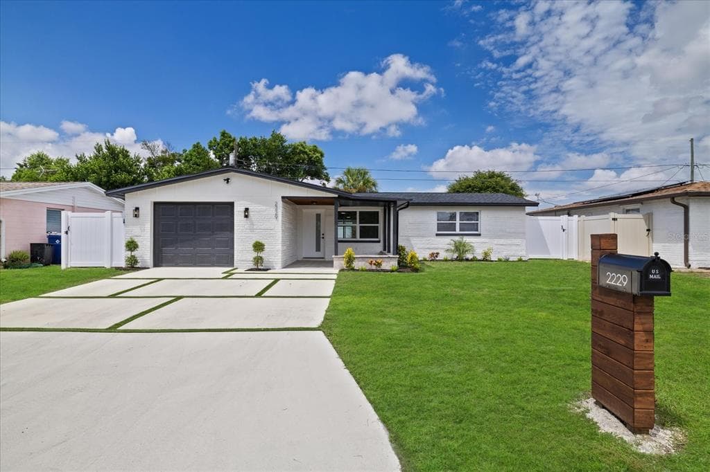2229 ROSELAWN DRIVE HOLIDAY, FL 34691
