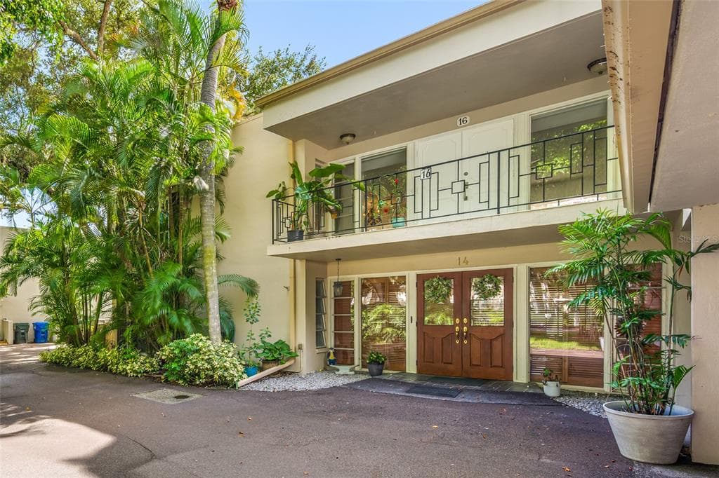 16 COUNTRY CLUB DRIVE UNIT 16