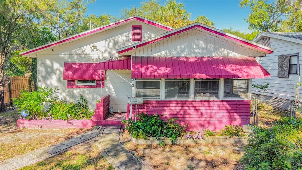 2121 10TH STREET S ST PETERSBURG, FL 33705