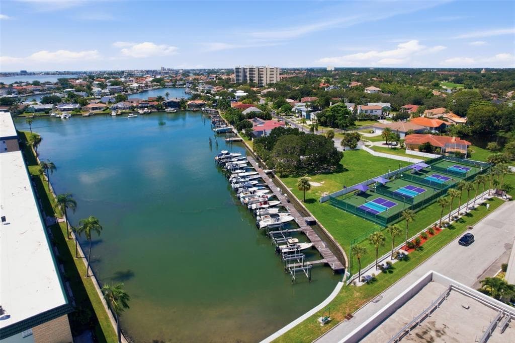 5935 30TH AVENUE S UNIT 214 GULFPORT, FL 33707