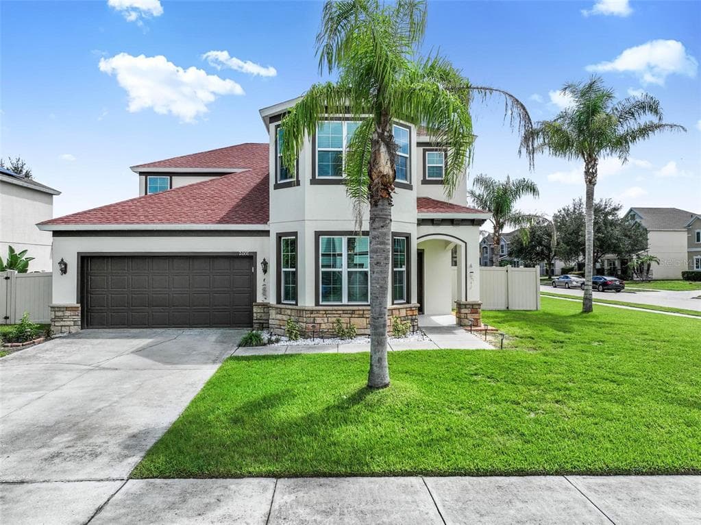 2001 RED BLUFF AVENUE APOPKA, FL 32712