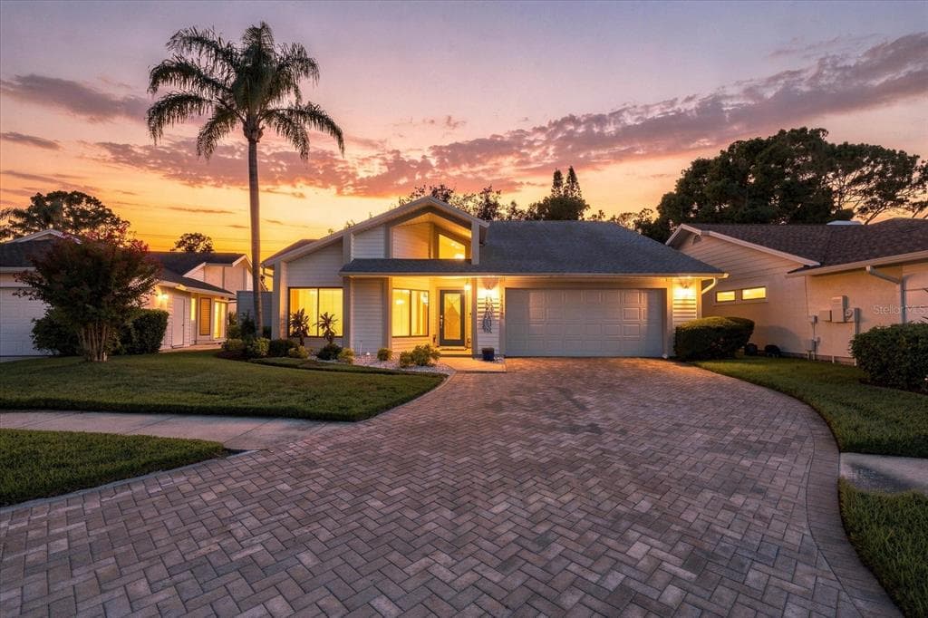 14626 VILLAGE GLEN CIRCLE TAMPA, FL 33618
