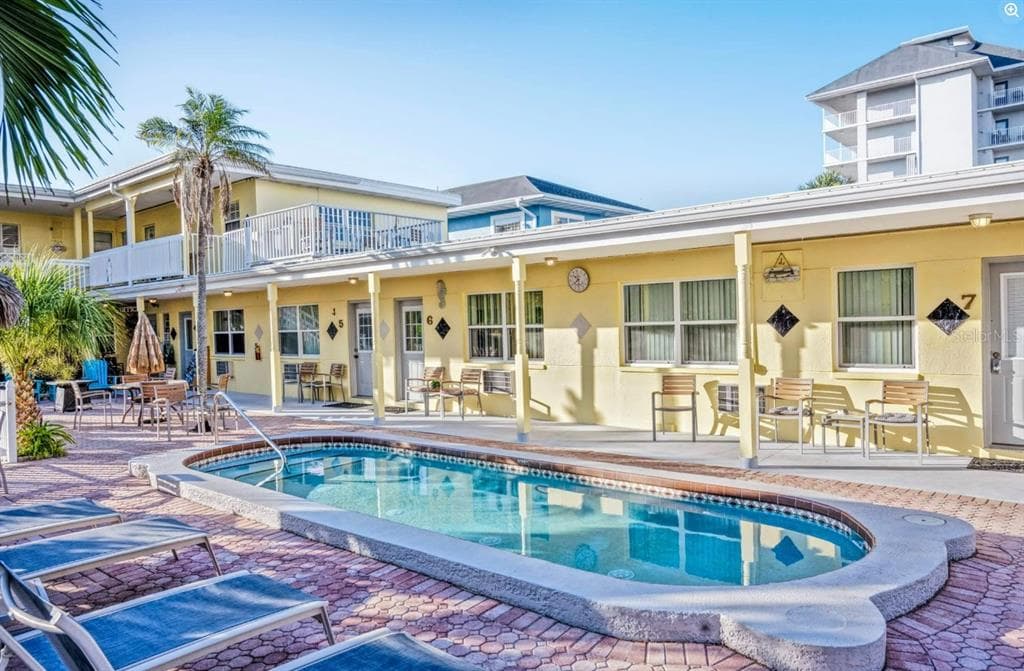 415 HAMDEN DRIVE CLEARWATER, FL 33767