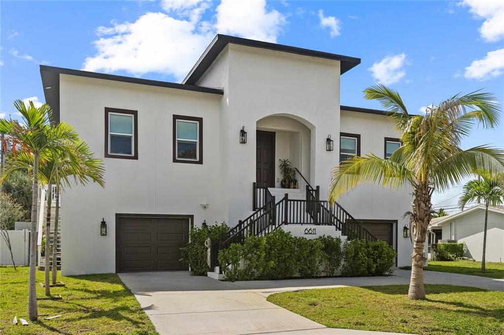 6611 BLUE HERON DRIVE S ST PETERSBURG, FL 33707