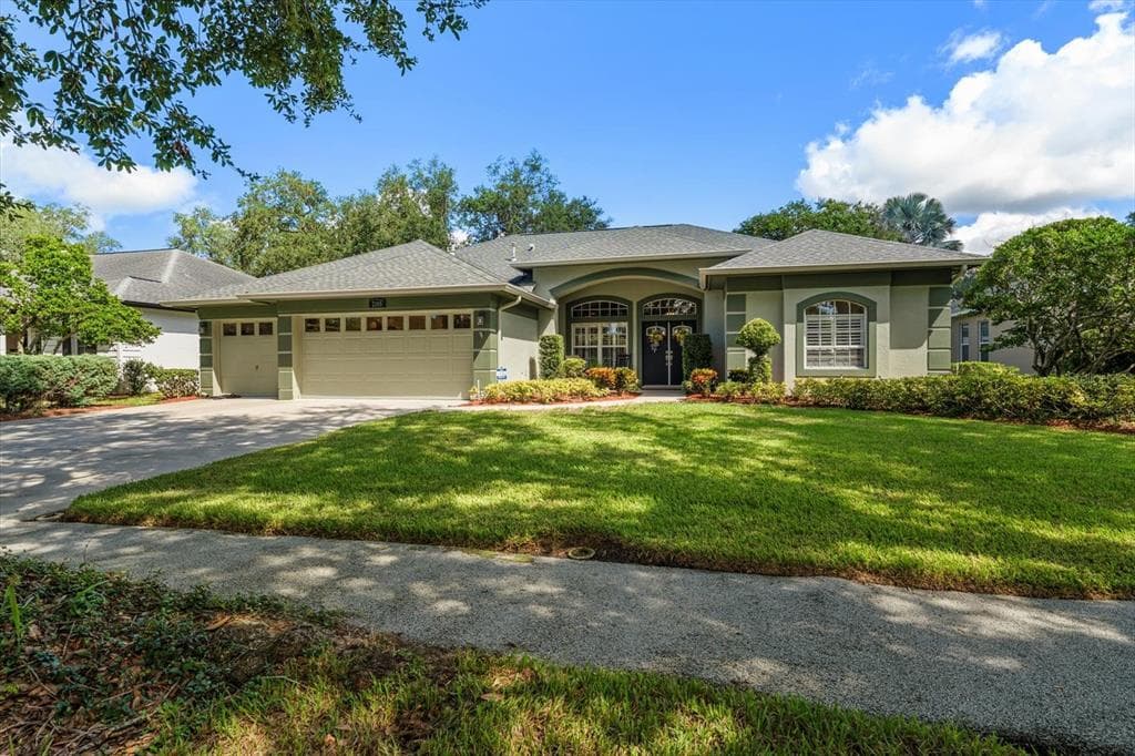 2105 BOOT LAKE CIRCLE TAMPA, FL 33612