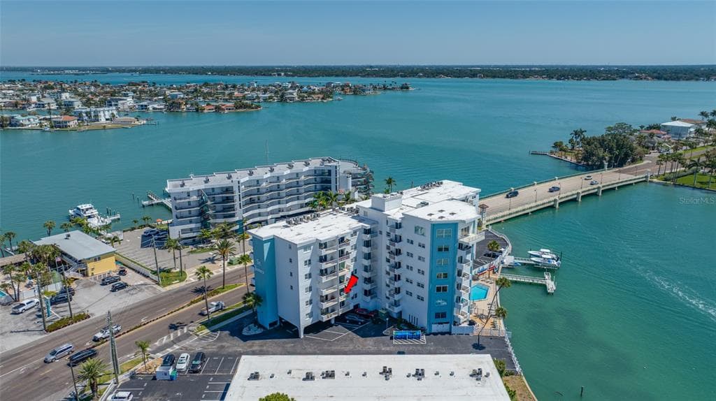 285 107 AVENUE UNIT 306 TREASURE ISLAND, FL 33706