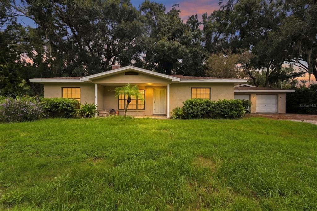 5903 LAKESIDE DRIVE