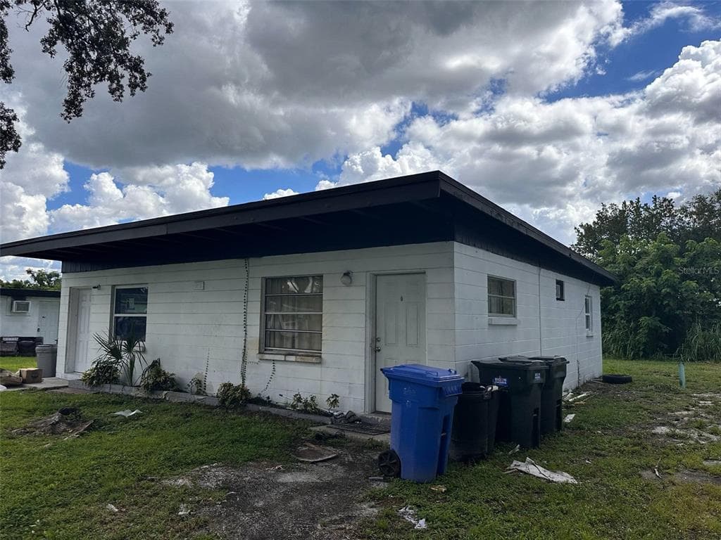 906 E 123RD AVENUE TAMPA, FL 33612