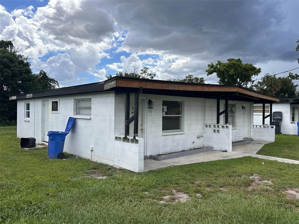 917 E 122ND AVENUE TAMPA, FL 33612