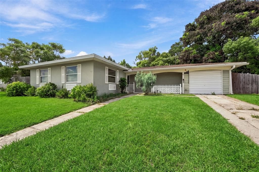 1069 STILLWATER AVENUE SPRING HILL, FL 34606