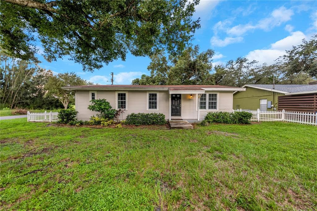 4602 W CHISHOLM STREET TAMPA, FL 33616