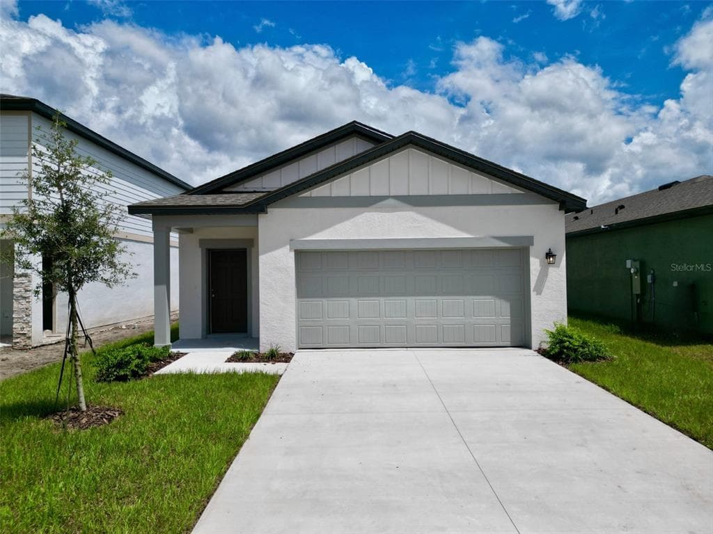 10538 CURVING CREEK LOOP PARRISH, FL 34219