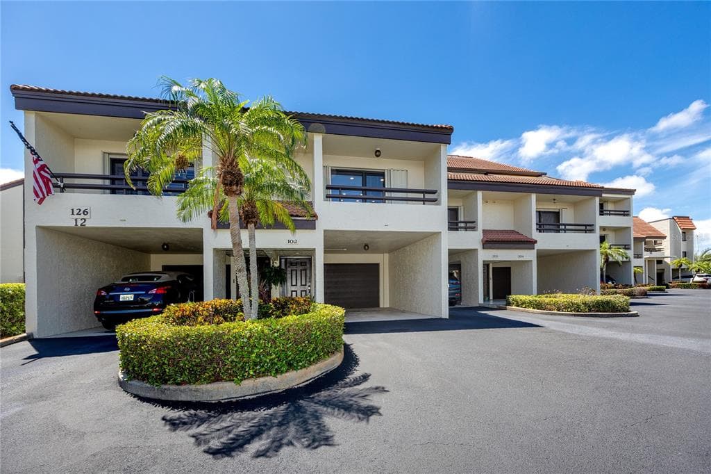 126 1ST STREET E UNIT 102 TIERRA VERDE, FL 33715