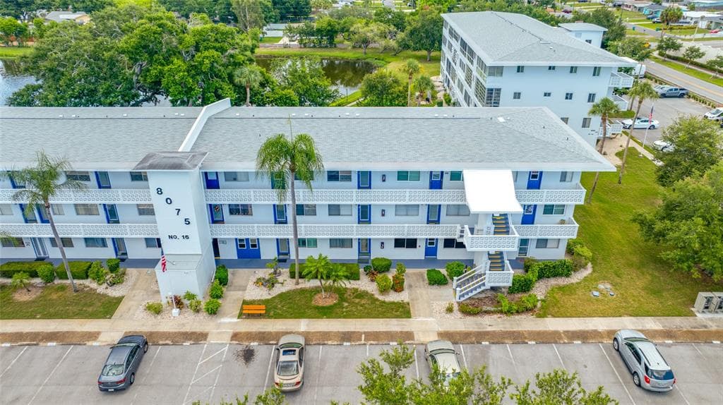 8075 112 STREET UNIT 104 SEMINOLE, FL 33772