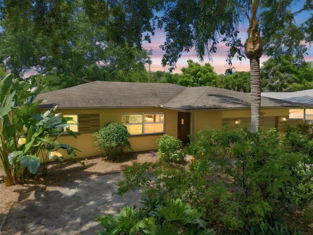 1612 SAN CHARLES DRIVE