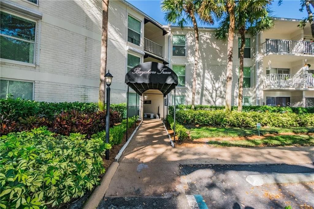3325 BAYSHORE BOULEVARD UNIT D16