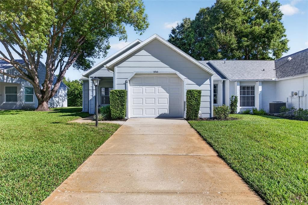 9545 DANVILLE COURT UNIT 42 NEW PORT RICHEY, FL 34655