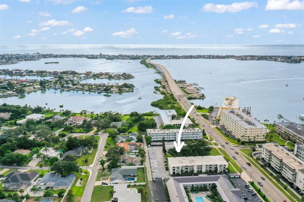 2950 W BAY DRIVE UNIT A5 BELLEAIR BLUFFS, FL 33770