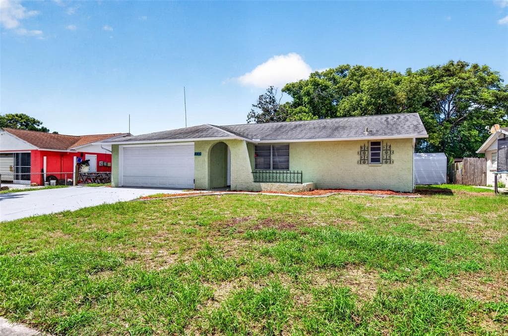 8905 TROPICAL PALM WAY