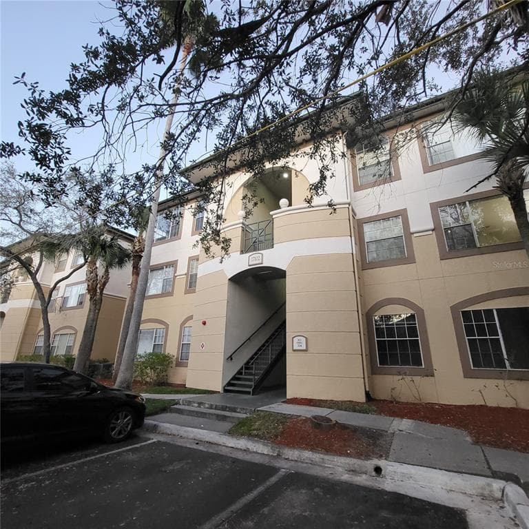 17102 CARRINGTON PARK DRIVE UNIT 313