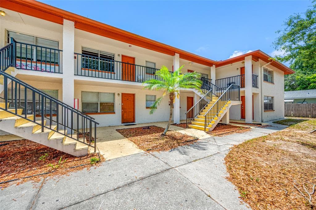 1767 S LEO LANE S UNIT 104 CLEARWATER, FL 33755