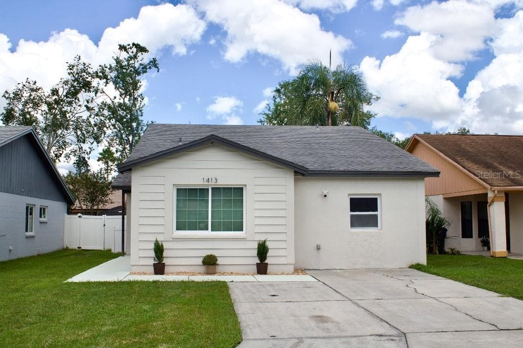 1413 BRAMBLEWOOD DRIVE LAKELAND, FL 33811