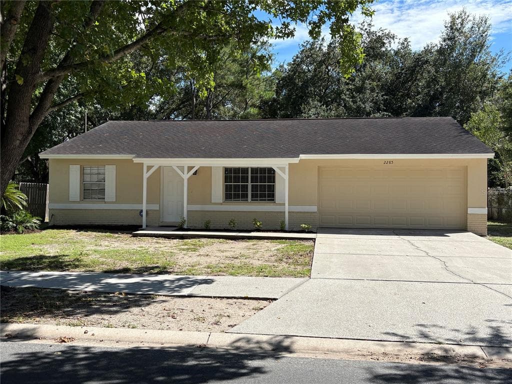 2285 CRYSTAL GROVE LANE LAKELAND, FL 33801