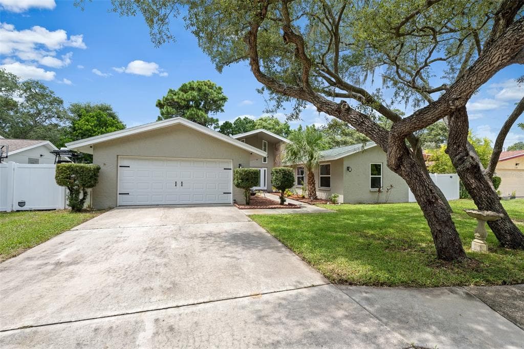 425 WAYFARER COURT