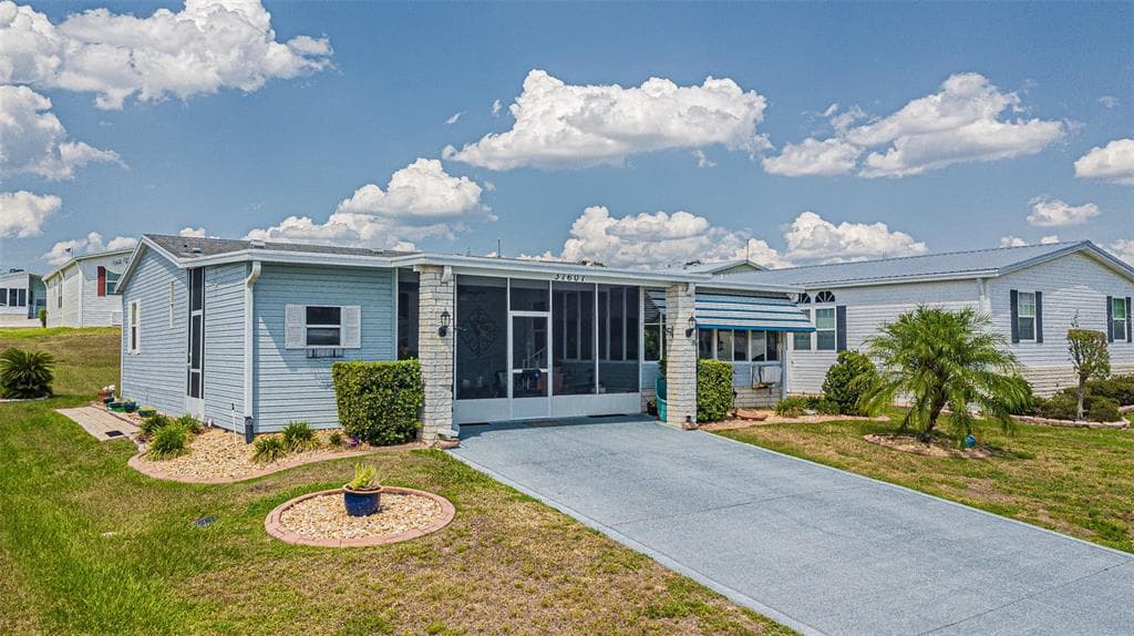 37607 NEUKOM AVENUE ZEPHYRHILLS, FL 33541