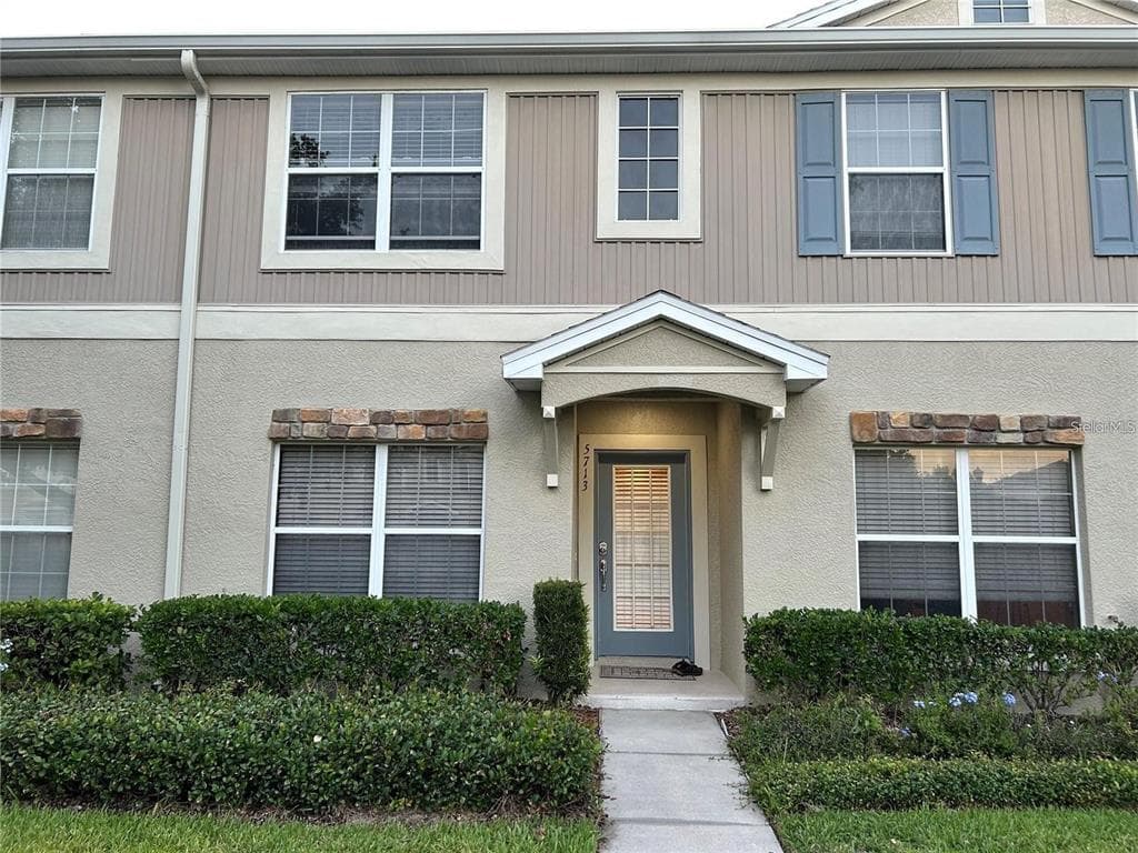 5713 FISHHAWK RIDGE DRIVE LITHIA, FL 33547