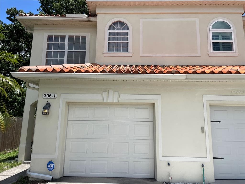 306 S ARRAWANA AVENUE