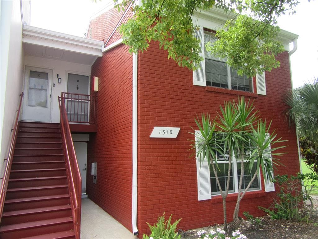 1310 83RD AVENUE N UNIT D ST PETERSBURG, FL 33702