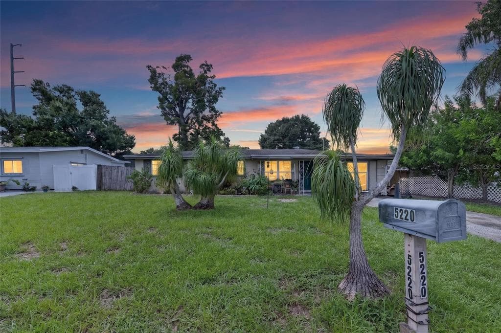 5220 55TH AVENUE N ST PETERSBURG, FL 33709