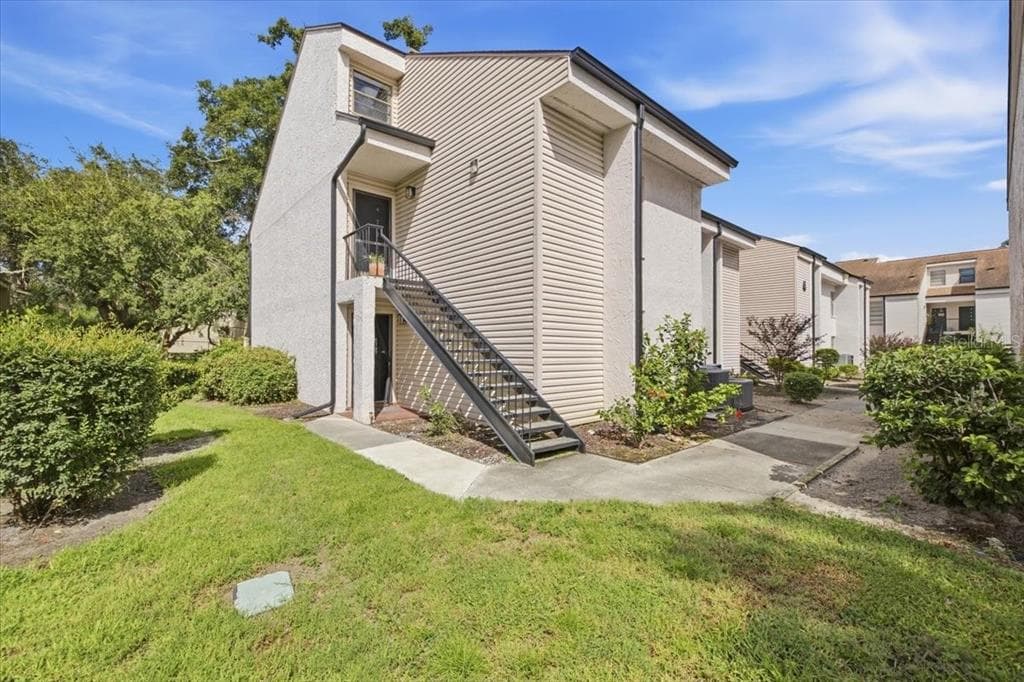 4769 PURITAN CIRCLE UNIT 401 TAMPA, FL 33617