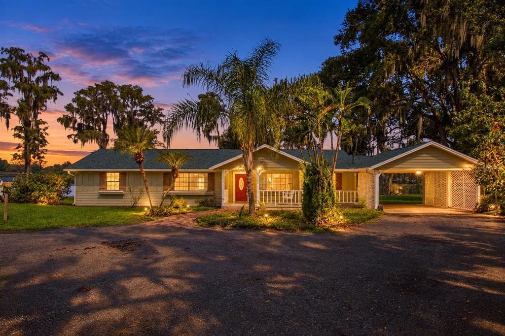 703 CRYSTAL LAKE ROAD LUTZ, FL 33548